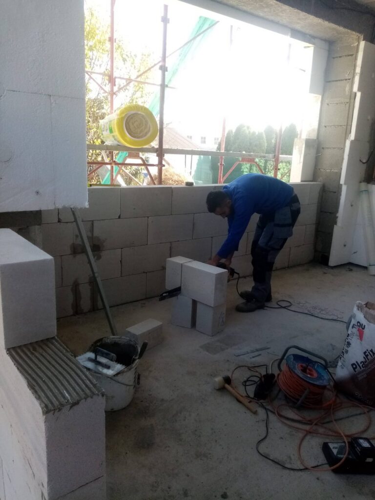 Nadstavba mestského domu s plochou strechou – Nadstavba alebo prístavba mestského domu s plochou strechou Záber 7.