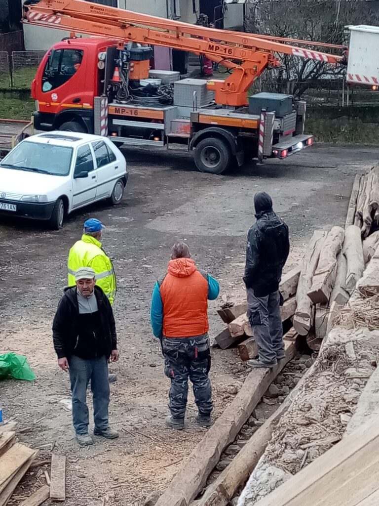Rekonštrukcia strechy a stropu kamenného domu – Rekonštrukcia kamenného domu – krov, veniec, strop a podbitie Záber 6.